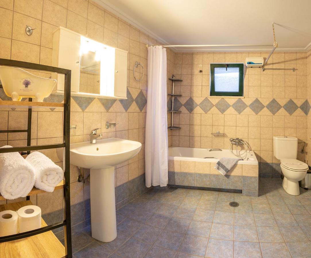 Villa Mouria Pinakokhorion Eksteriør billede